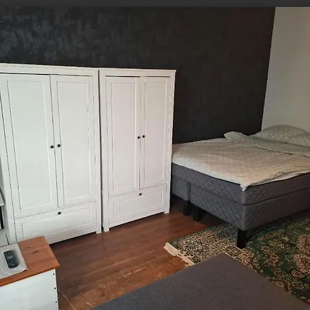 One-bedroom In An Old Wooden House *